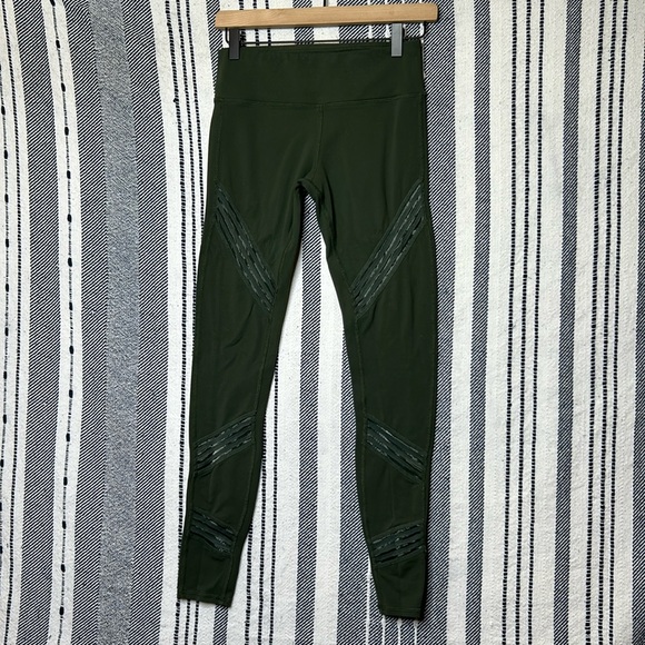 ALO Yoga Pants - ALO Moto Mesh Leggings